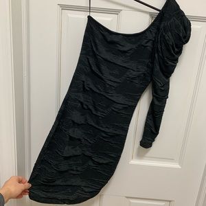 Black one/dropped shoulder dress